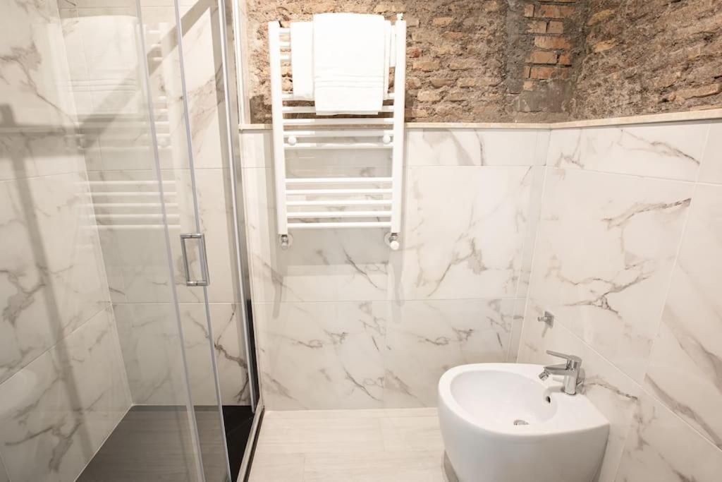 Memorable Jacuzzi Suite Navona - Top Collection Рим Экстерьер фото